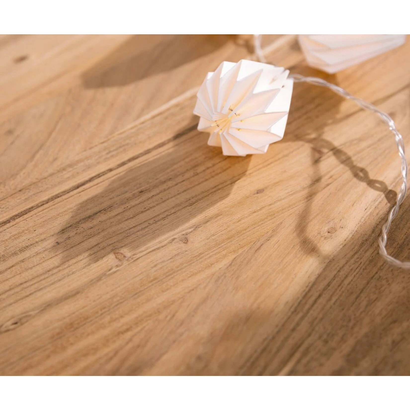 DELIFE Wohnzimmertisch Tatius Akazie Natur 80x80 Gestell Edelstahl Industrial Style 4 DELIFE Wohnzimmertisch Tatius Akazie Natur 80x80 Gestell Edelstahl Industrial Style – Bild 4